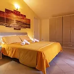 Daire Attico Con Sauna E Piscina A