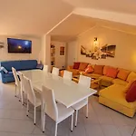 Attico Con Sauna E Piscina A