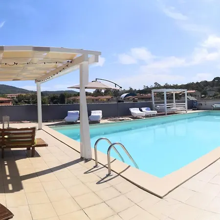 Apartman Attico Con Sauna E Piscina A *