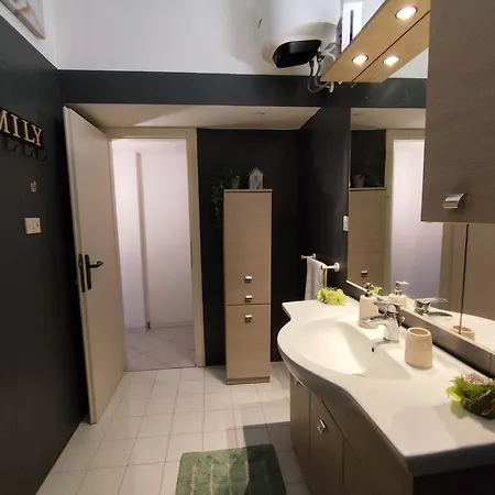 Attico Con Sauna E Piscina A Apartman